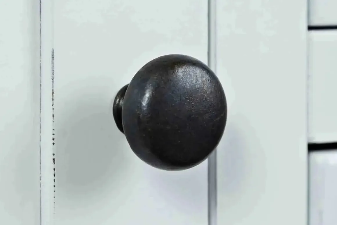 Artisans Media Console In Oak, 50 Inch