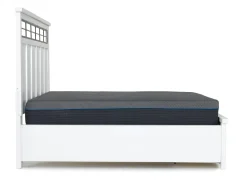 Ashbryn Storage Bed In White, Queen
