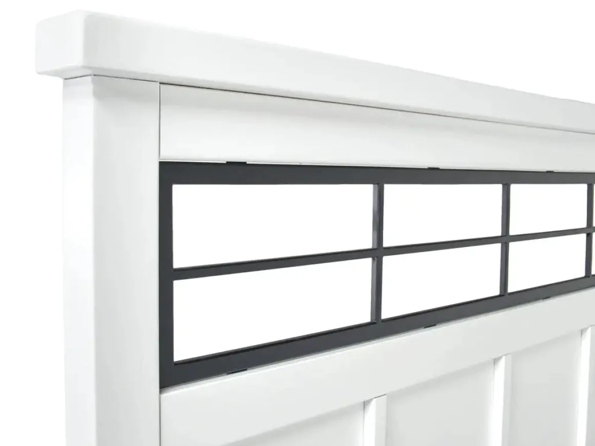 Ashbryn Storage Bed In White, Queen