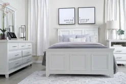 Bella Panel Bed In White, Twin