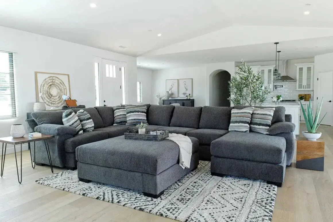 Bermuda Tux Sofa Chaise Sectional In Victory Sterling, Left Facing