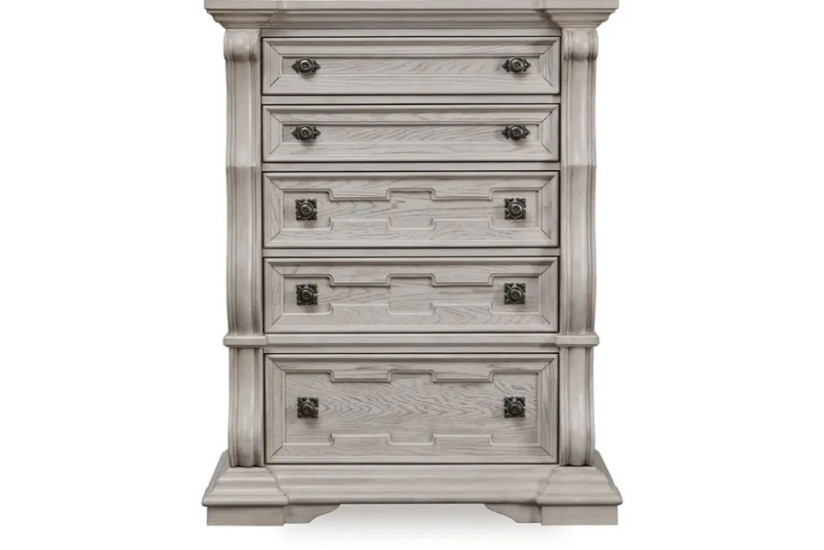 Bruchandi Chest In Antique White