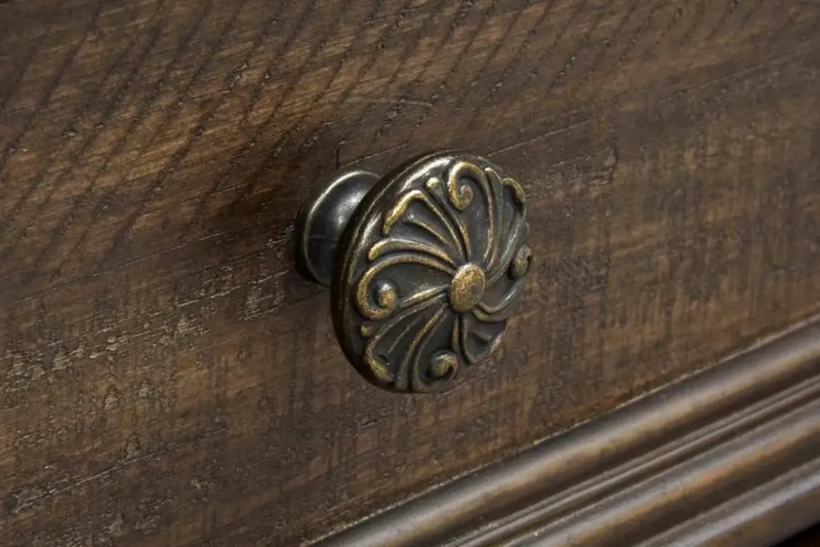 Durango Chest In Willadeene