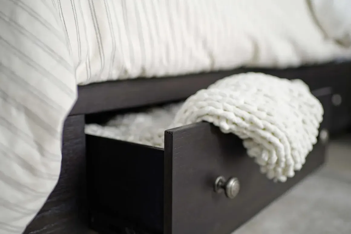 Easton Upholstered Storage Bed In Natural, Ca King