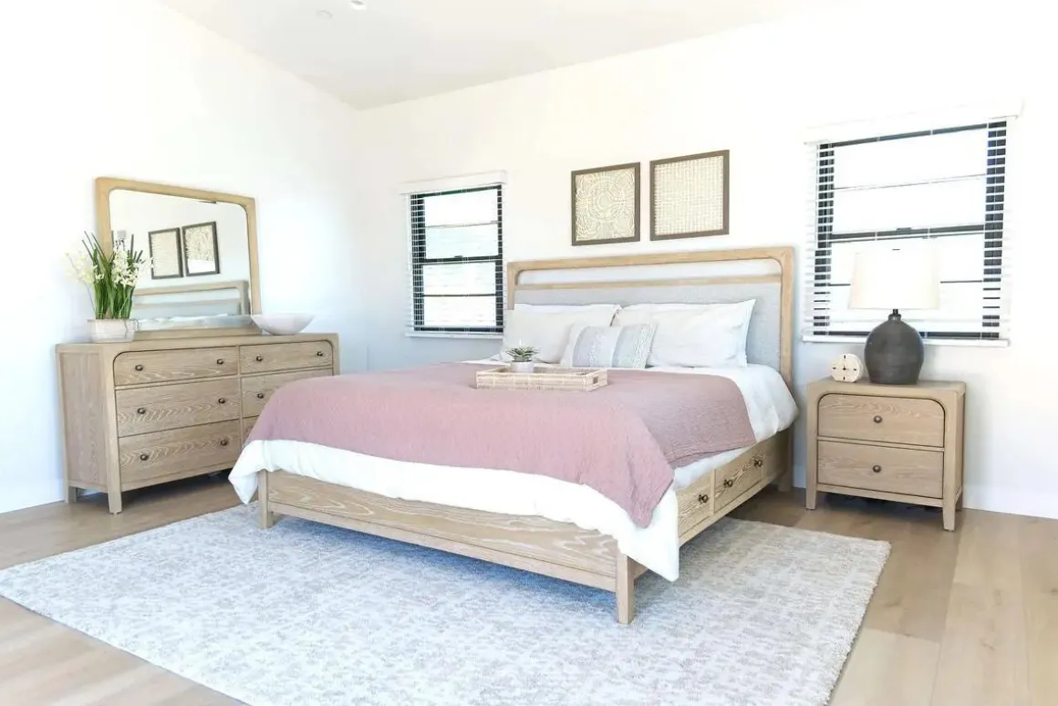 Easton Upholstered Storage Bed In Natural, Ca King