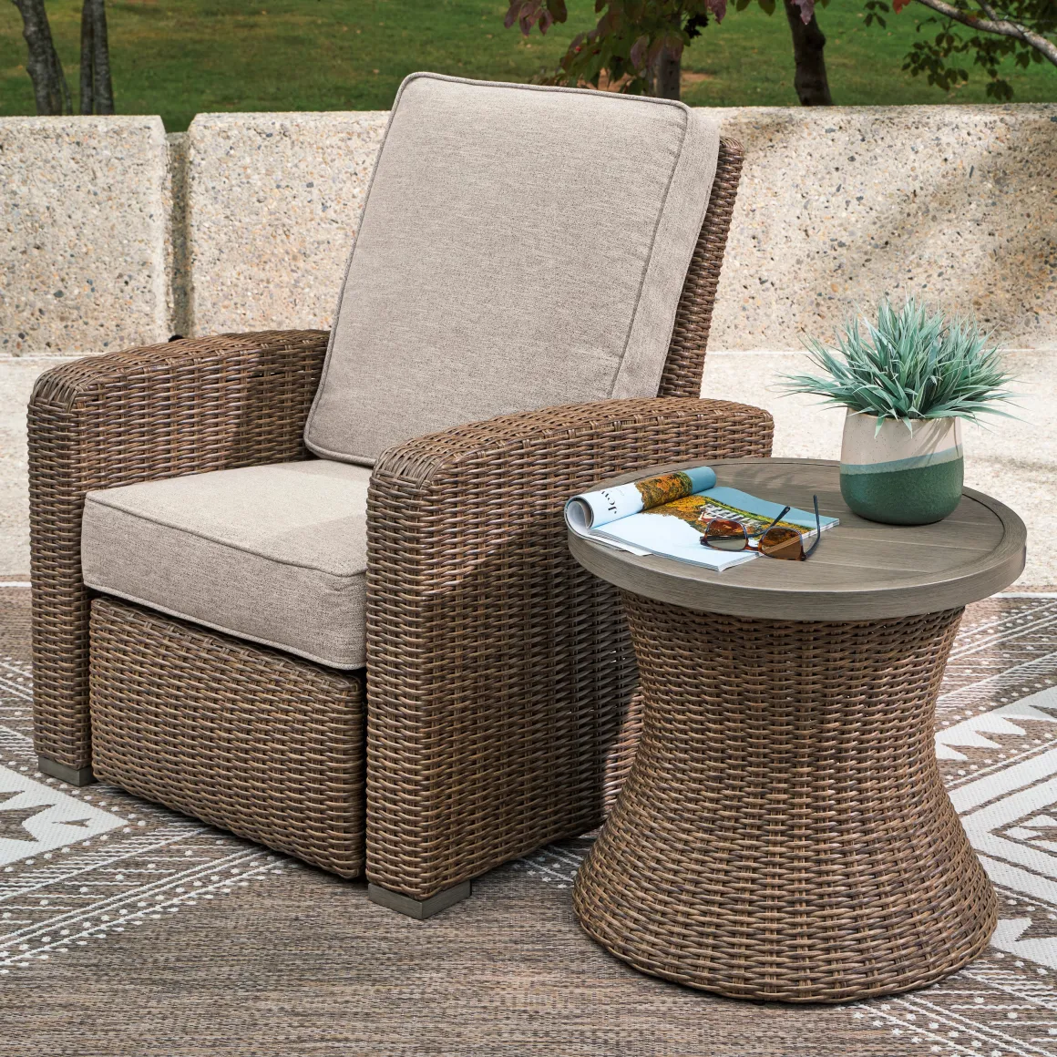 Laguna Heights Outdoor Round End Table In Beige