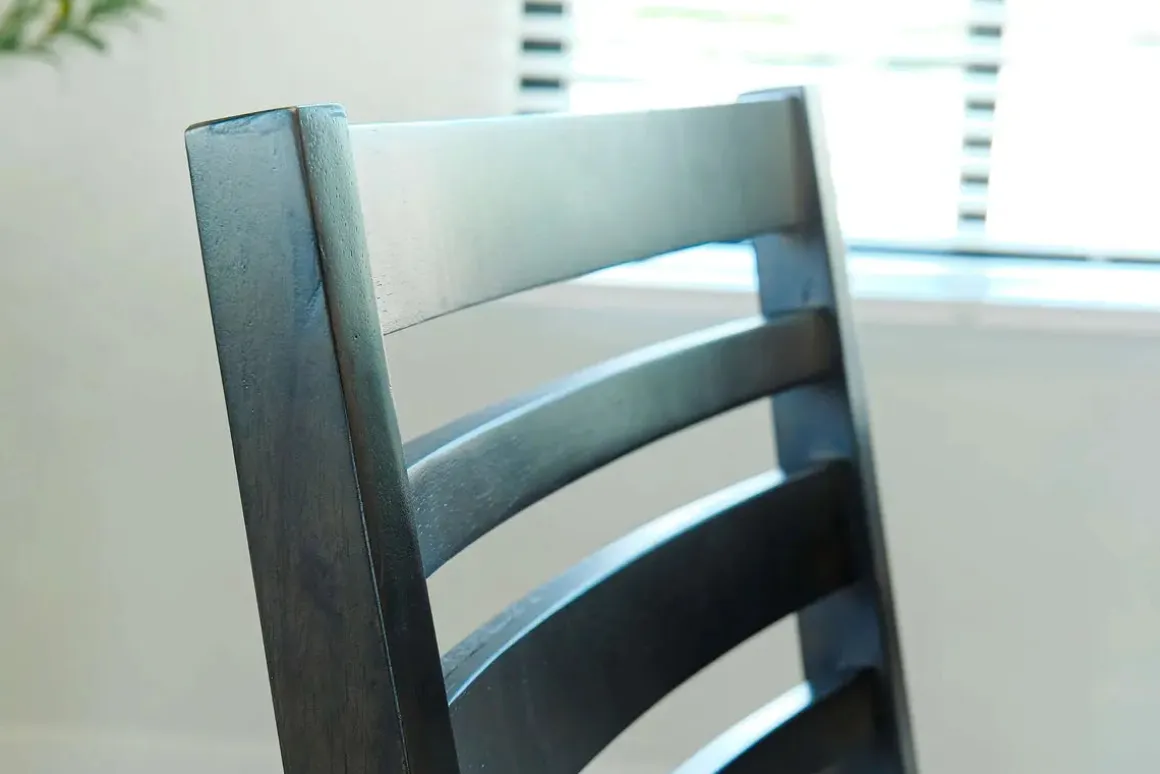 Lincoln Dining Table, 4 Chairs & Bench In Dark Espresso