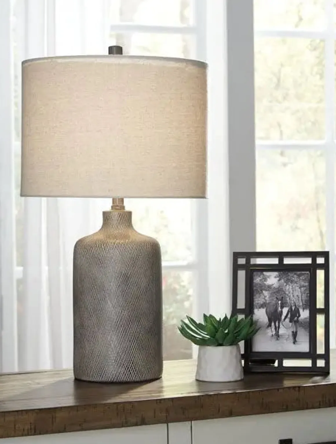 Linus Table Lamp
