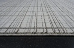 London Court Rug In Beige/Gray/Ivory, 5’ X 7’