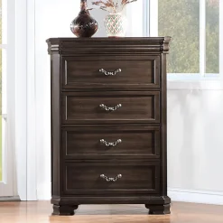 Lyndhurst Chest In Walnut