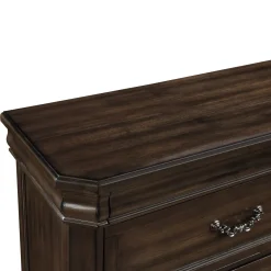 Lyndhurst Chest In Walnut