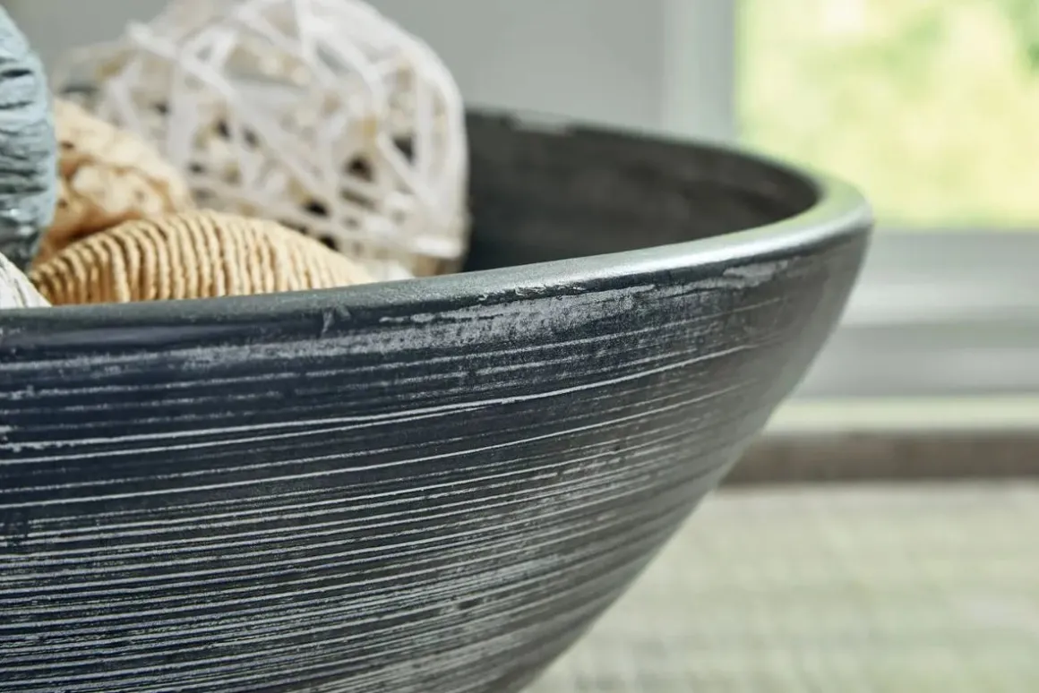 Meadie Bowl In Distressed White