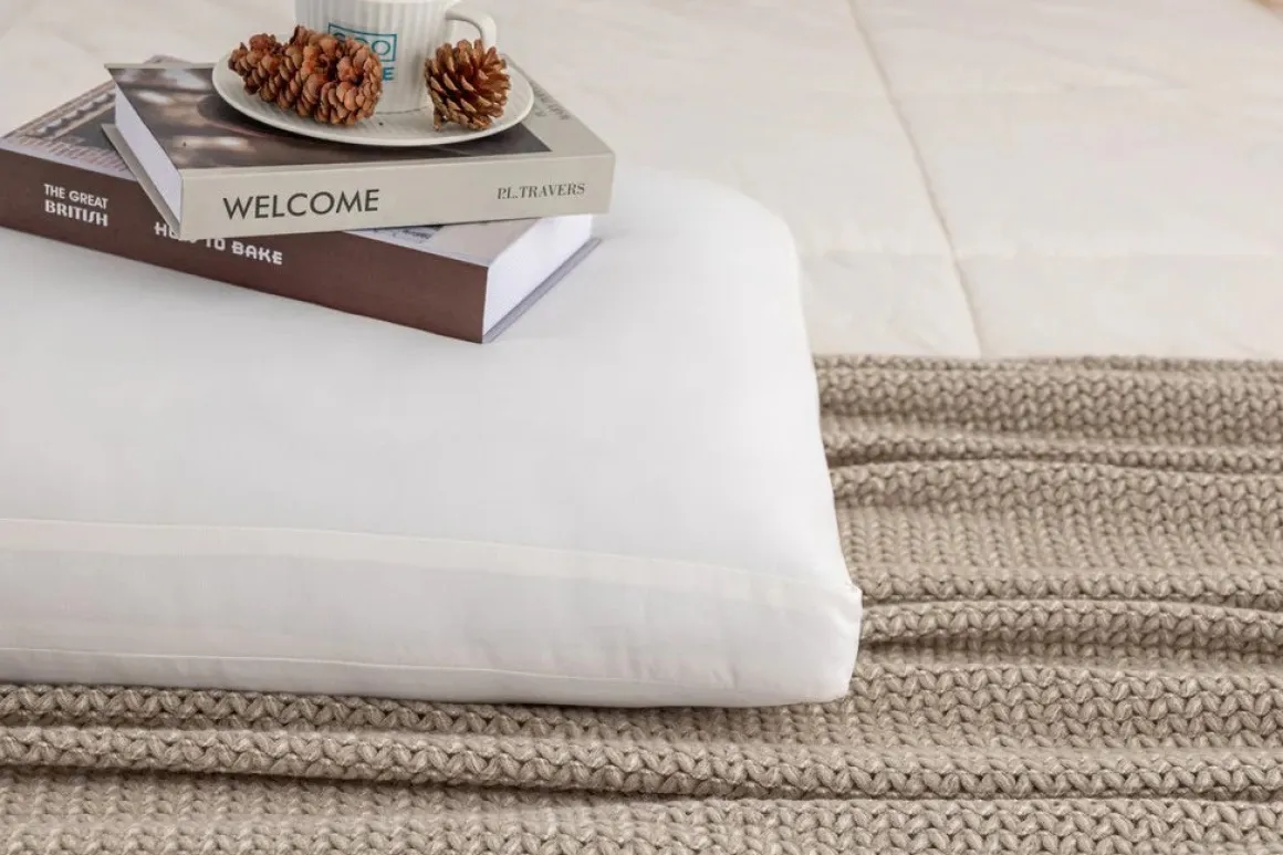 Mlily Soft Wash Pillow In White, Queen