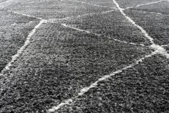 Nube Halo Rug In Anthracite/Ivory, 5’ X 8’