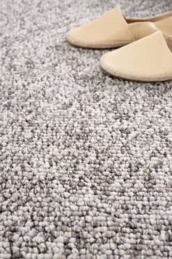 Pablo Nova Rug In Gray, 5’ X 7’