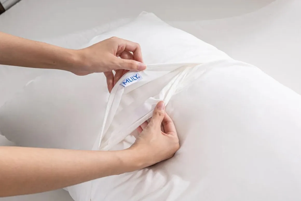 Soft Washed Down Alternative Comforter In Gray, Queen