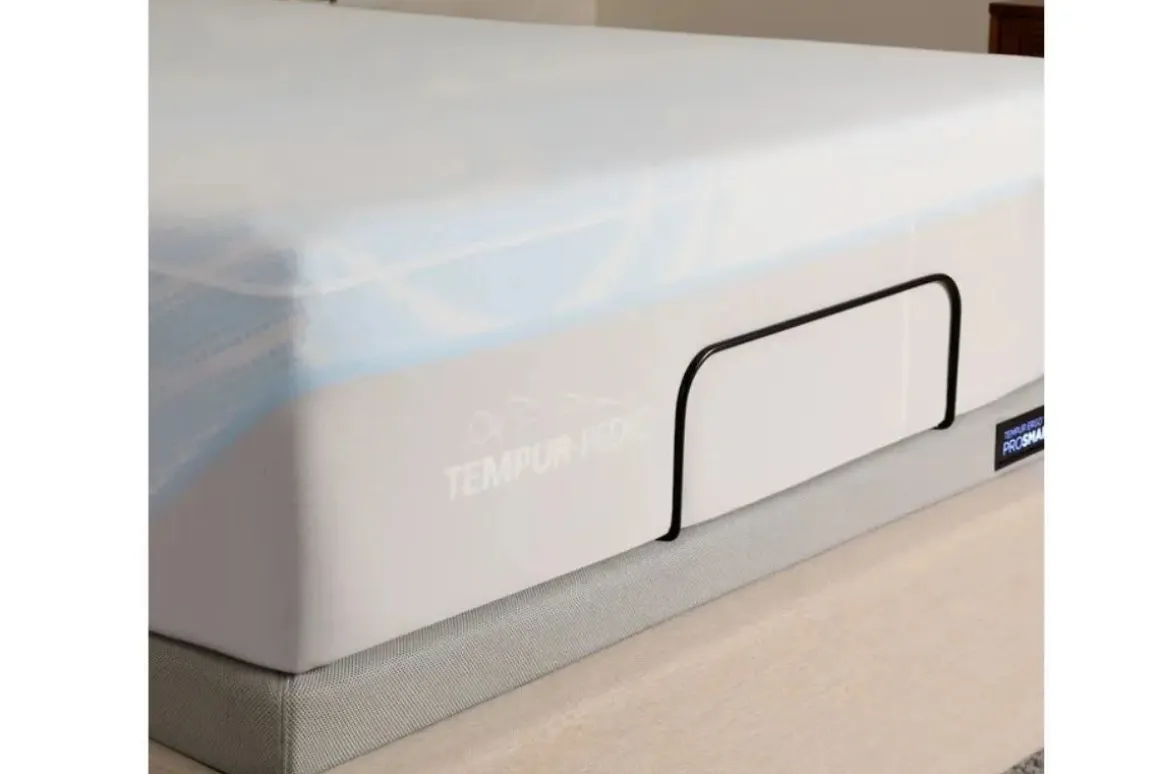 Tempur-Pedic Active Breeze Mattress Pad Protector In White, Eastern King