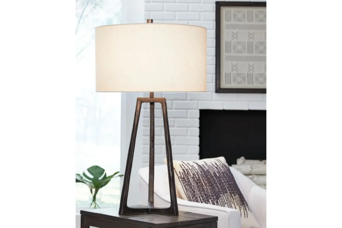 Wynlett Table Lamp